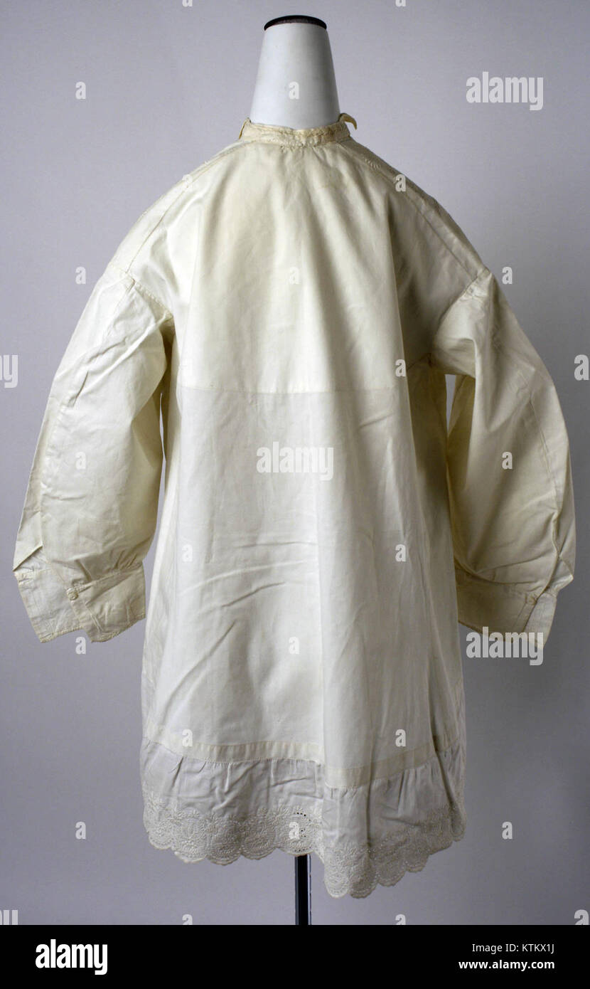 Le Bed Jacket, conservé au Metropolitan Museum of Art, est une pièce vestimentaire historique du XIXe siècle. Son design met en valeur les tendances de la mode de l'époque, utilisé pour la chaleur et le confort au lit. Banque D'Images