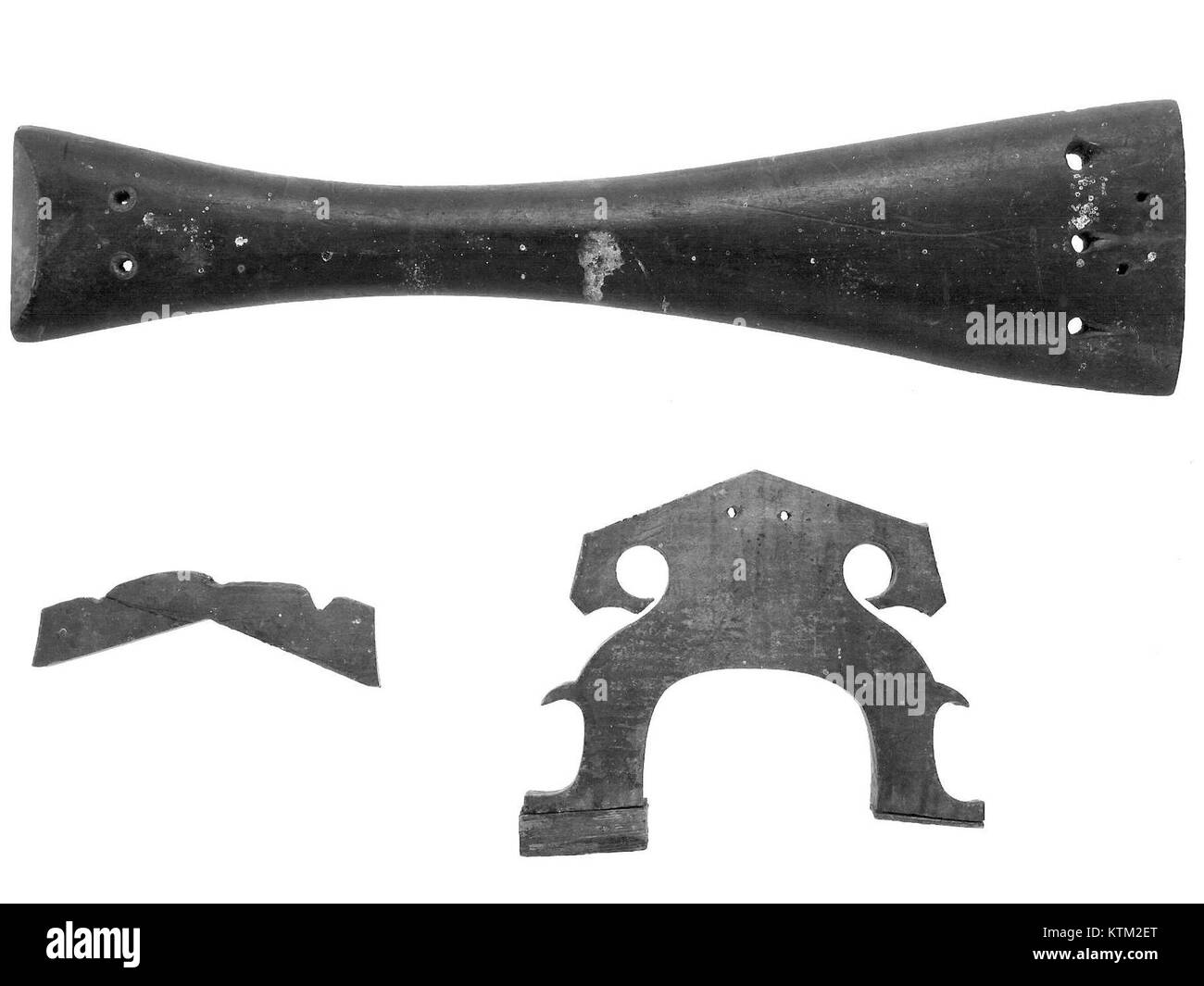 La basse violon (MET 224294) est un instrument à cordes historique de la collection du Metropolitan Museum of Art, mettant en valeur l'artisanat et le design de son époque. Banque D'Images