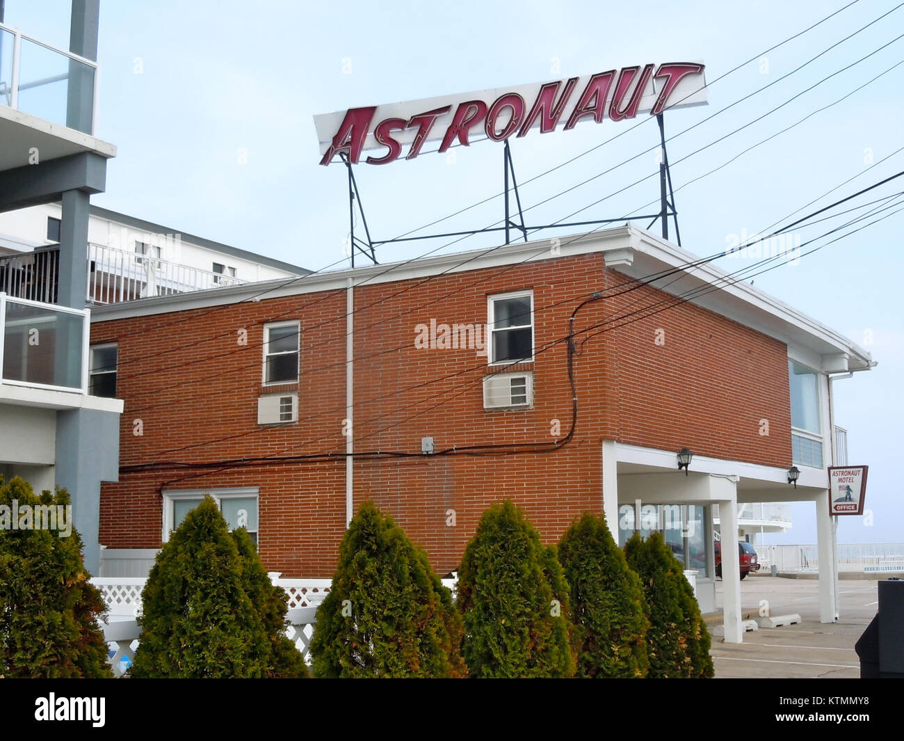 L'astronaute DooWop était un DJ populaire sur WCNJ, connu pour jouer du rythme et du blues, de la soul et du rock and roll. Son influence sur la scène musicale a contribué à façonner le développement de ces genres et a présenté aux auditeurs une variété de nouveaux artistes. Banque D'Images