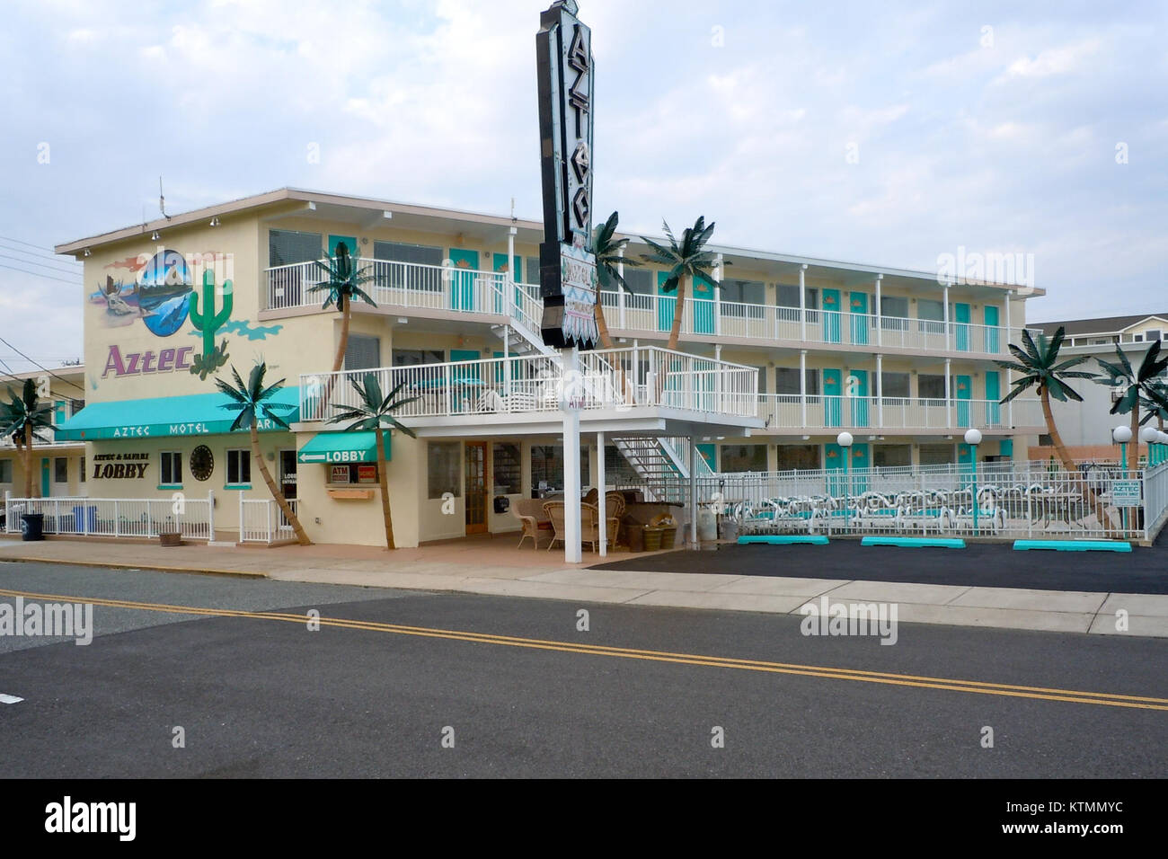 Pochette d'album ou image promotionnelle pour le groupe Aztec DooWop, montrant leur influence musicale dans le genre Doo Wop. Banque D'Images
