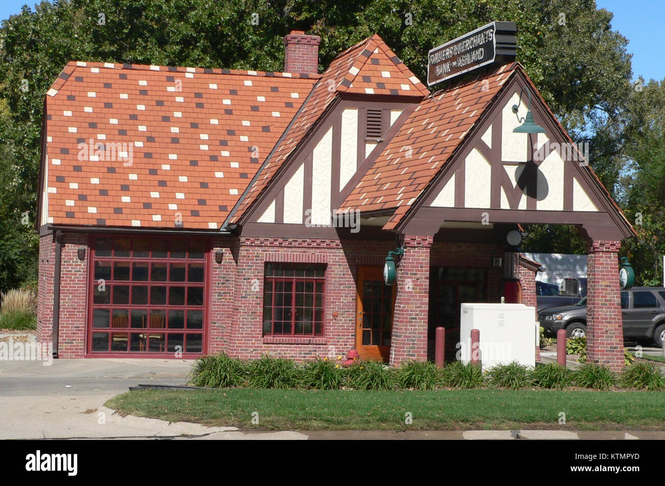 Barnes Oil Company, une entité impliquée dans la production pétrolière, marquant sa contribution à l’industrie de l’énergie et au développement économique. Banque D'Images