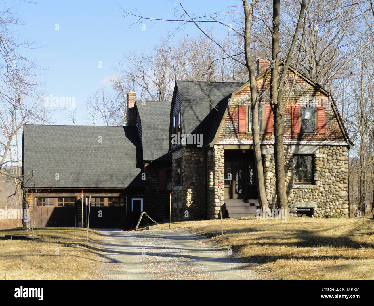Bancroft Gate, situé à Groton, Massachusetts, est une structure historique connue pour son importance architecturale et culturelle. La porte est un symbole de l'histoire de la région, marquant l'entrée d'une propriété remarquable et servant de repère local à Groton. Banque D'Images