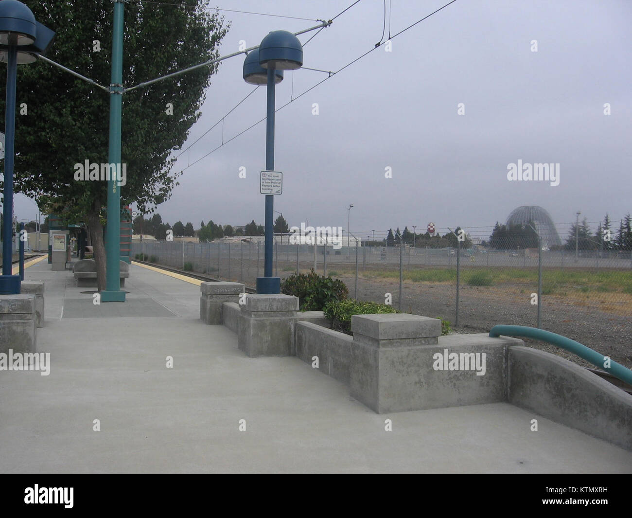 Le Bayshore NASA VTA 0976 est un modèle représentant un véhicule de transport utilisé par la NASA, remarquable pour son ingénierie et sa conception. Il reflète les progrès technologiques réalisés dans le domaine de l'exploration et du transport spatiaux. Banque D'Images