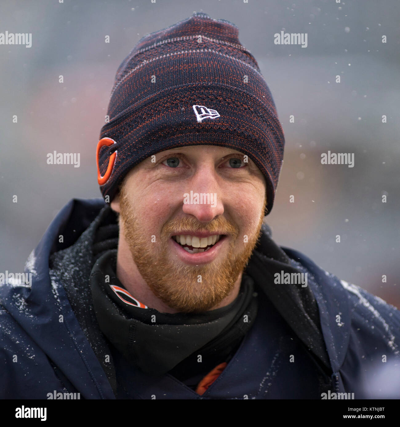 Chicago, Illinois, USA. Le 24 décembre, 2017. Ours - Quarterback # 8 Mike Glennon sur la touche pendant le match de la NFL entre les Browns de Cleveland et Chicago Bears à Soldier Field, à Chicago, IL. Photographe : Mike Wulf Crédit : csm/Alamy Live News Banque D'Images