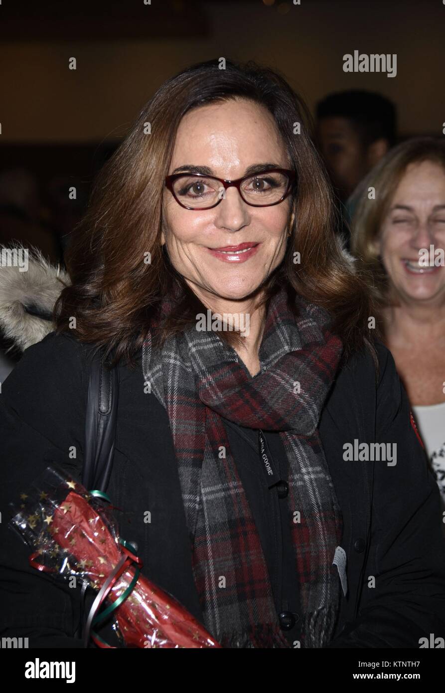 New York, NY, USA. Dec 27, 2017. Polly Draper, vu à jouer son 20e siècle blues du Pershing Square Centre Signature dehors et environ pour la célébrité Candids - WED, New York, NY Le 27 décembre 2017. Credit : Derek Storm/Everett Collection/Alamy Live News Banque D'Images