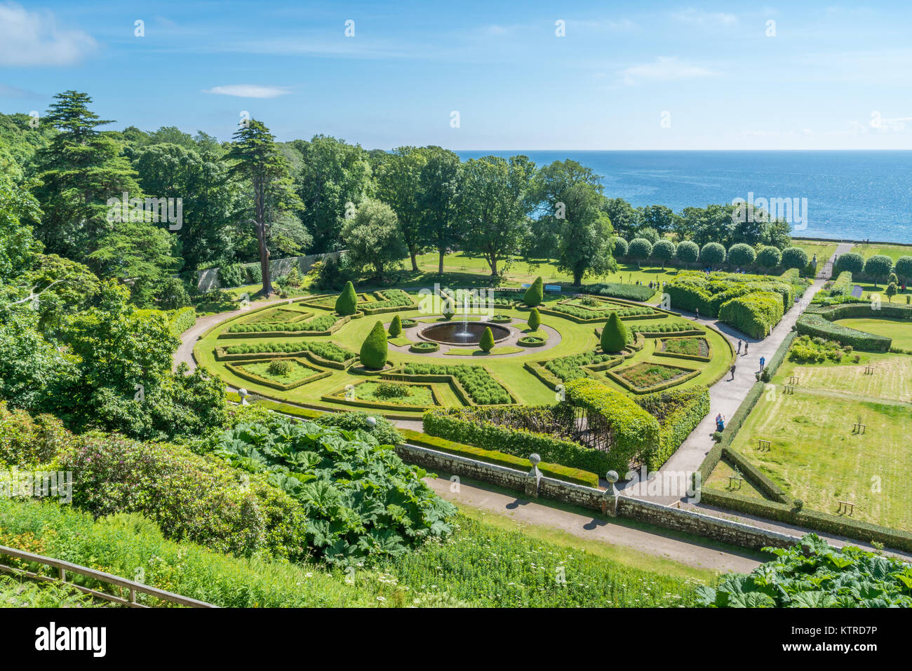 Dunrobin Castle dans une journée ensoleillée, Sutherland, comté de l'Écosse. Banque D'Images