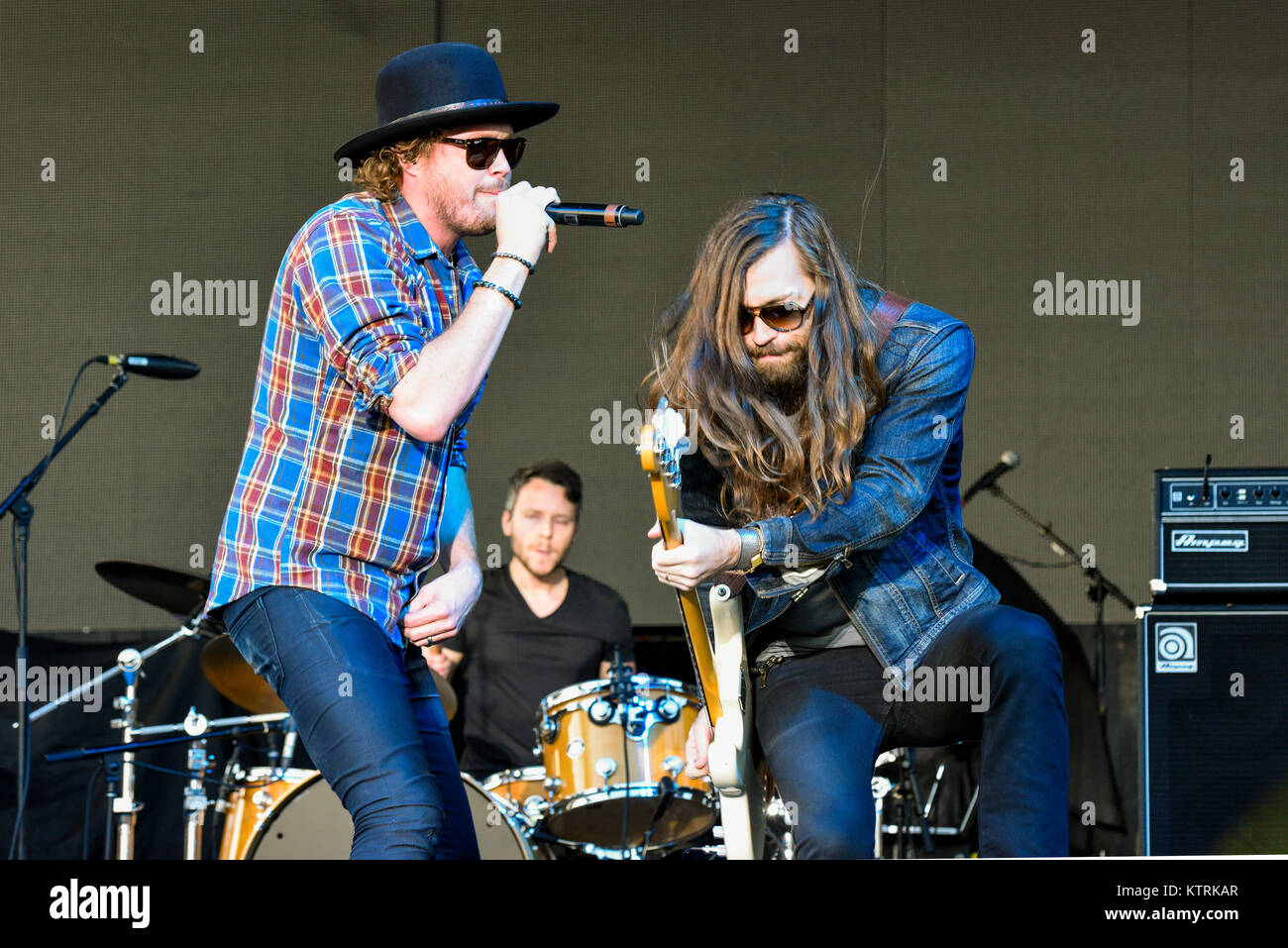 Dana Point, Californie, novembre 11, 2017- Un mille chevaux effectuant au Driftwood Festival, Dana Point, Californie - Crédit photo : Ken Howard Banque D'Images