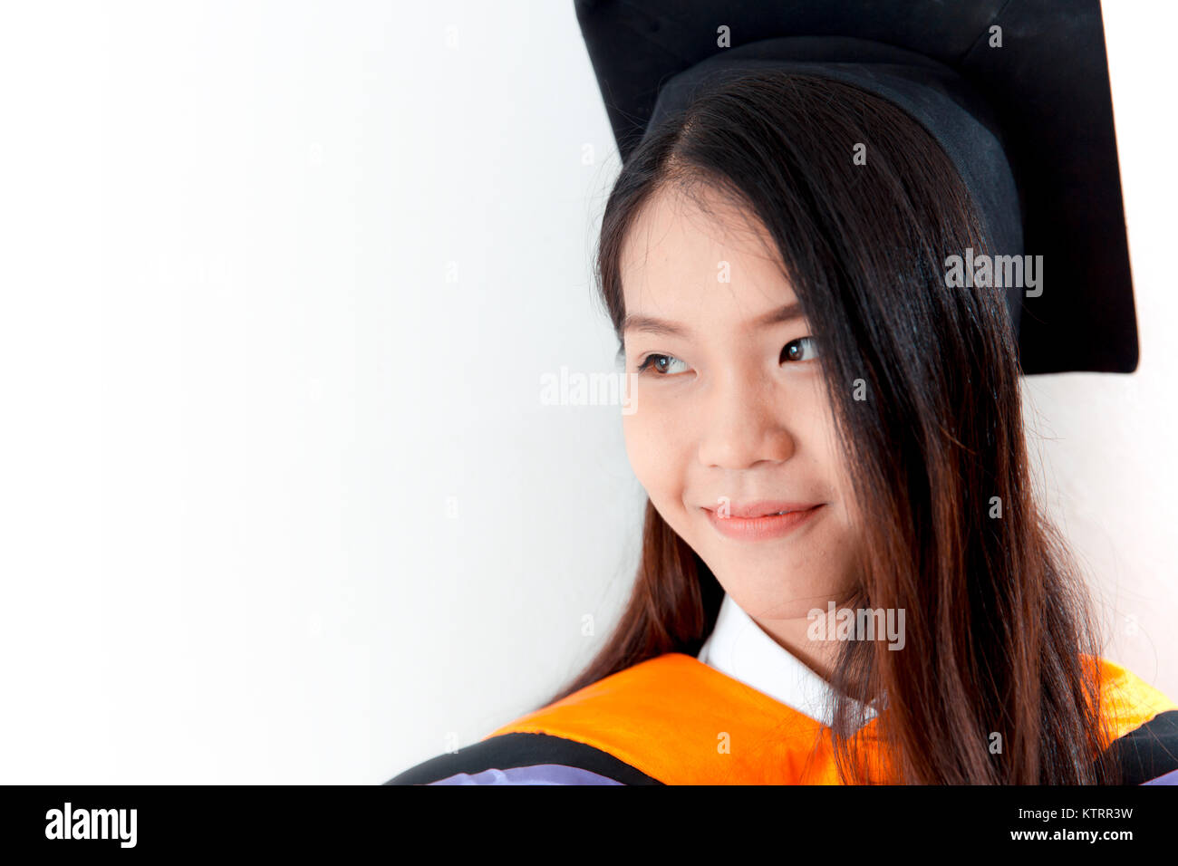 Asian cute women diplôme portrait isolé sur blanc, université de Thaïlande. Banque D'Images