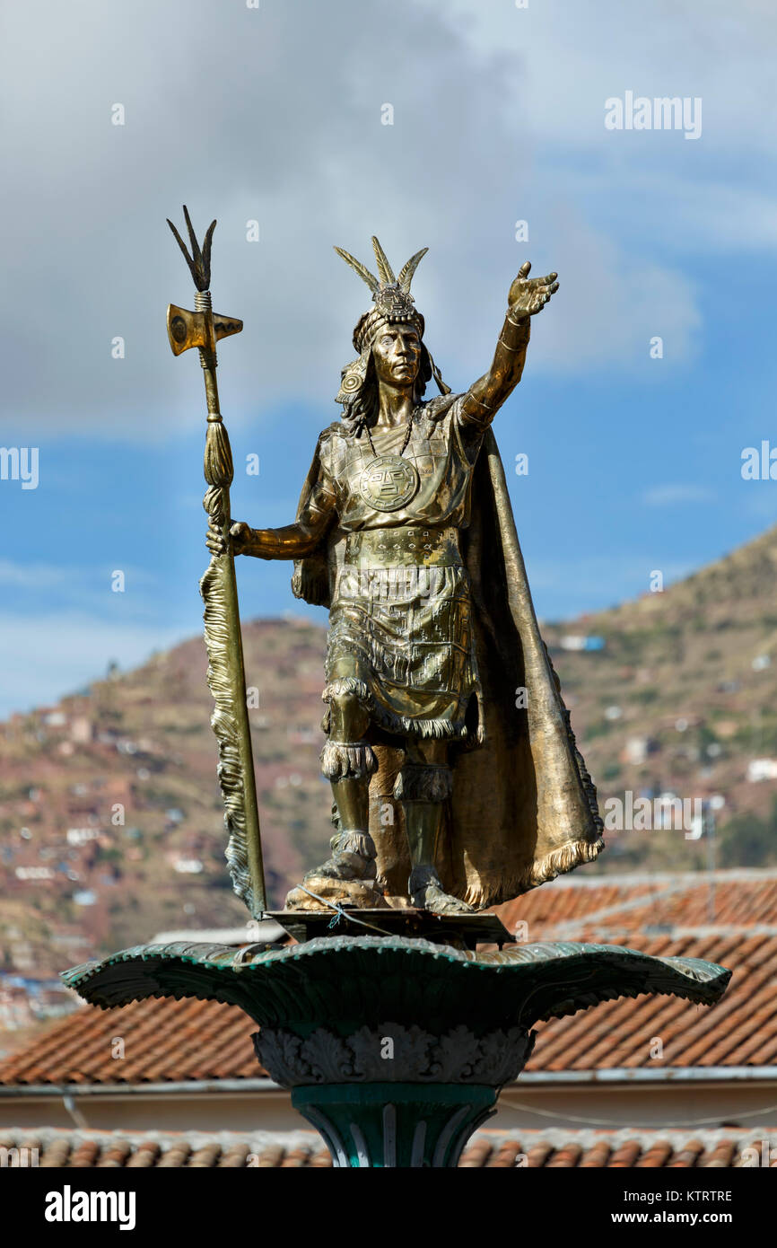 Sculpture d'Inca Pachacutec, Plaza de Armas, Cusco, Pérou Banque D'Images