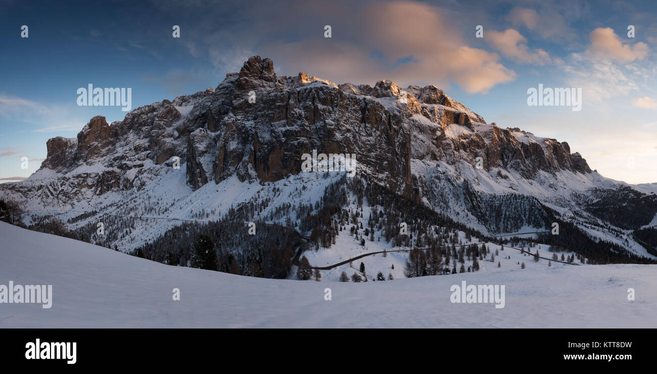 Lune sur Passo Gardena Banque D'Images