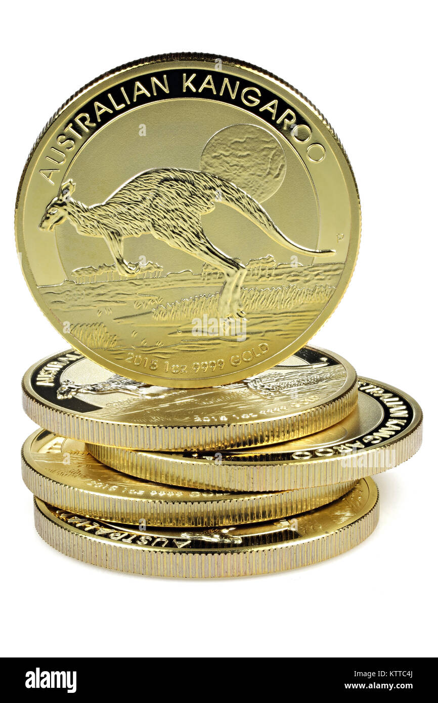 1 onces de kangourou australien Gold Bullion coins isolé sur fond blanc Banque D'Images