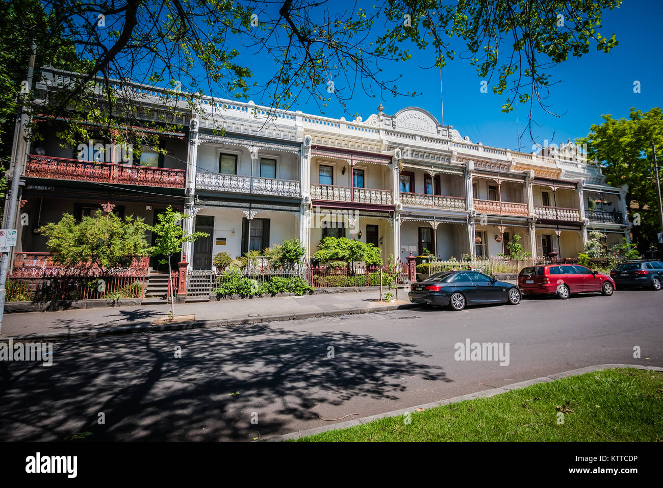 Maisons de ville de style victorien dans la rue de Melbourne Banque D'Images