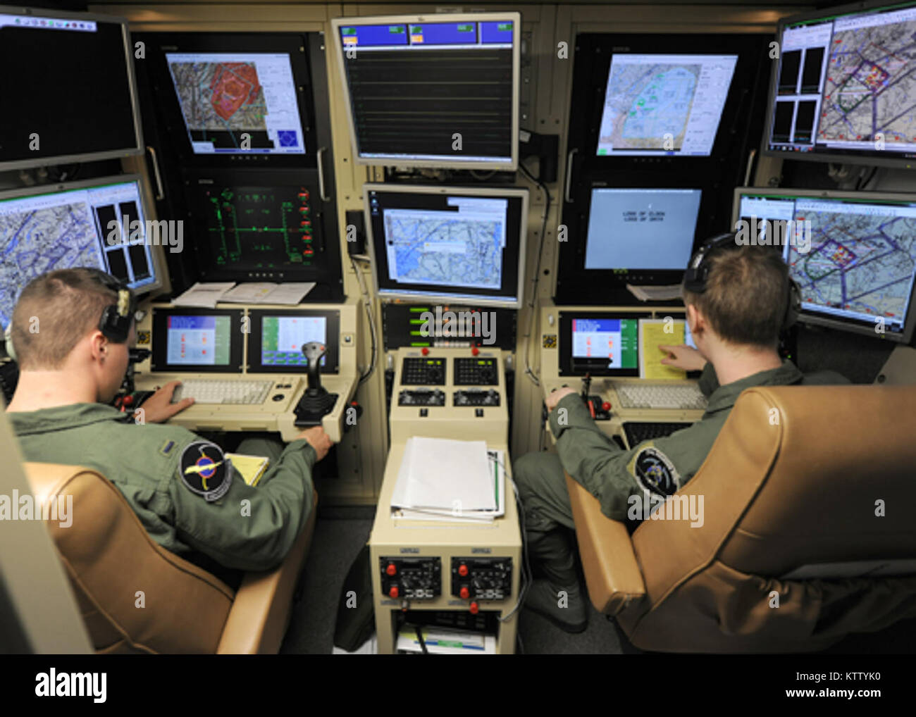 Mq 9 reaper controls Banque de photographies et d’images à haute ...