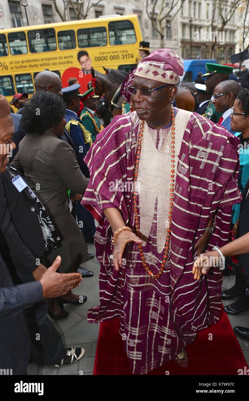 Haut Commissaire nigérian présente ses lettres de créance à la Reine à Buckingham Palace 2017 Banque D'Images