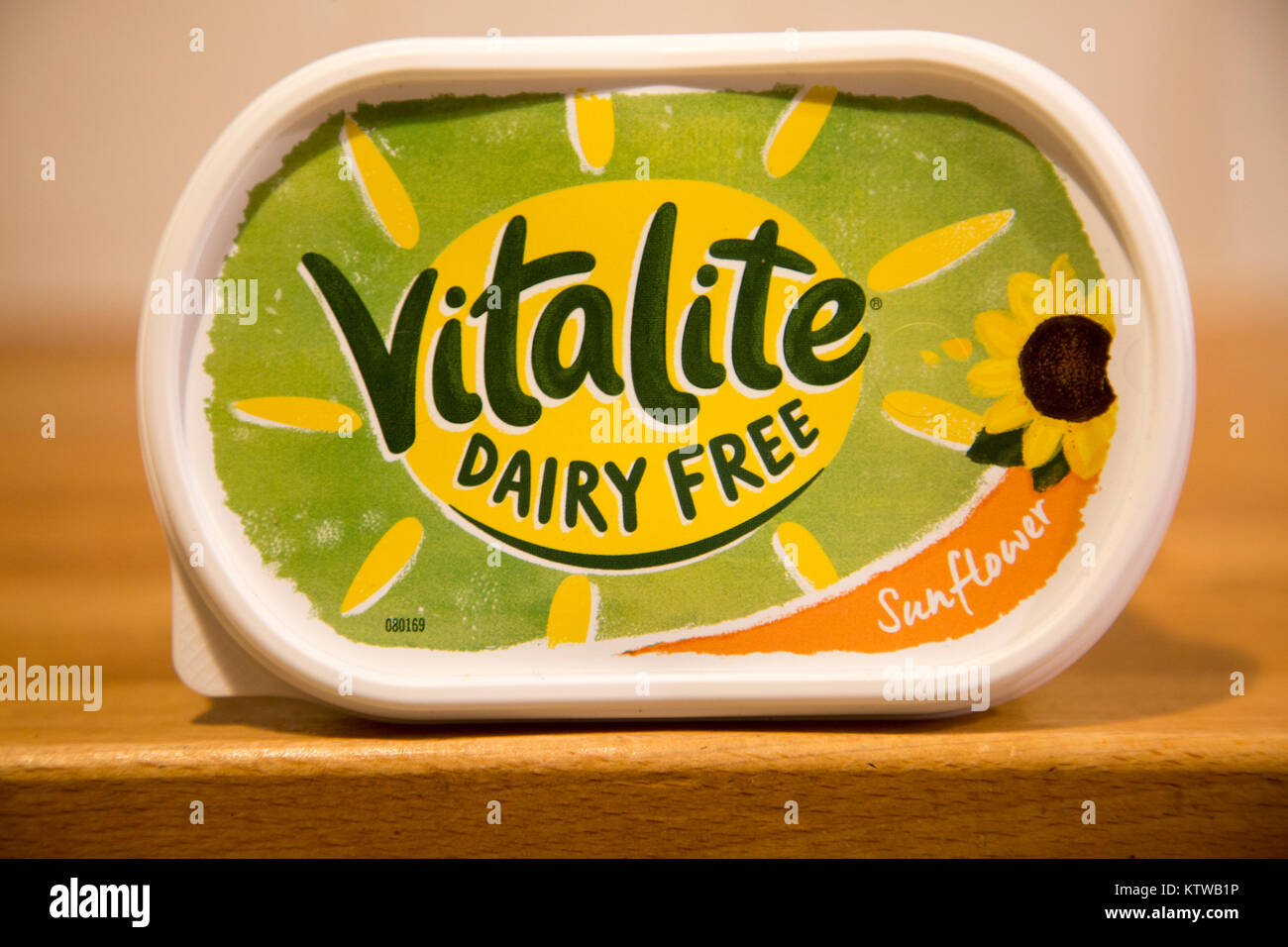 Récipient en plastique Vitalite sans produits laitiers, propagation de tournesol UK Banque D'Images