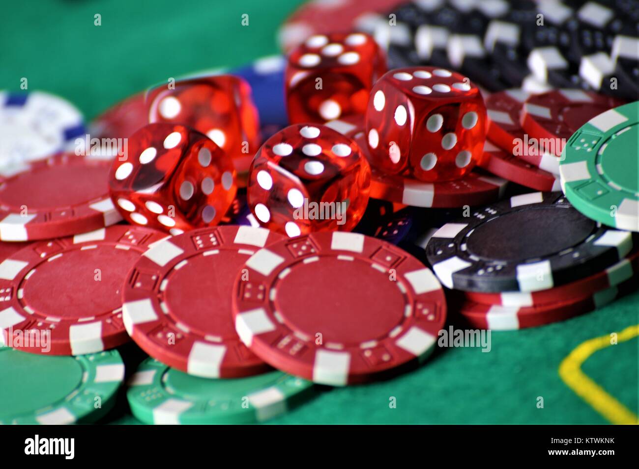 Un concept de droit d'une table de poker Banque D'Images
