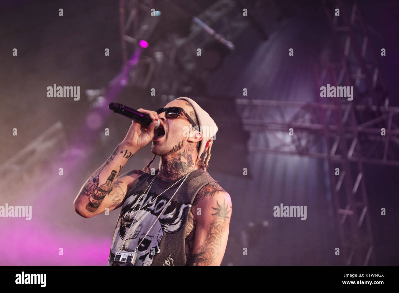 Le rappeur américain Michael Wayne Atha est mieux connu sous son nom de scène Yelawolf et est ici présenté sur scène au Festival Roskilde 2012. Danemark 08/07 2012. Banque D'Images