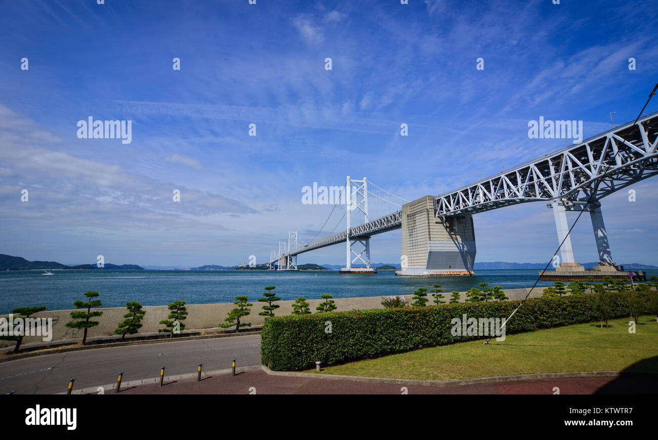 Okayama, Japon - Oct 5, 2017. Grand pont de Seto à Okayama, Japon. Pont de Seto a été construit en 1988, c'est un terme collectif pour les 6 ponts qui conne Banque D'Images