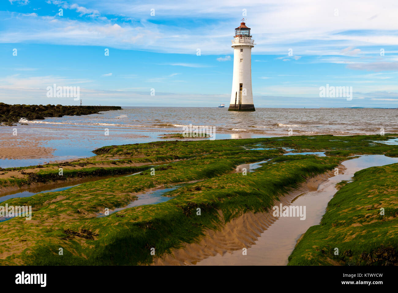 Nouveau phare de Brighton (était nommé comme Perchaude Rock Lighthouse) à l'embouchure de la rivière Mersey à New Brighton, Angleterre Banque D'Images