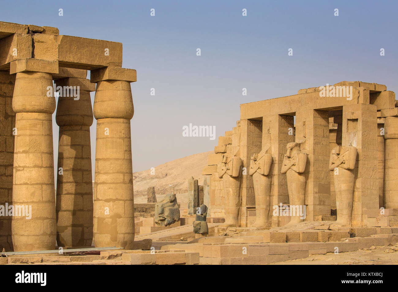 Le Temple de Ramsès II (le Ramesseum), UNESCO World Heritage Site, Cisjordanie, Luxor, Egypte, Afrique du Nord, Afrique Banque D'Images