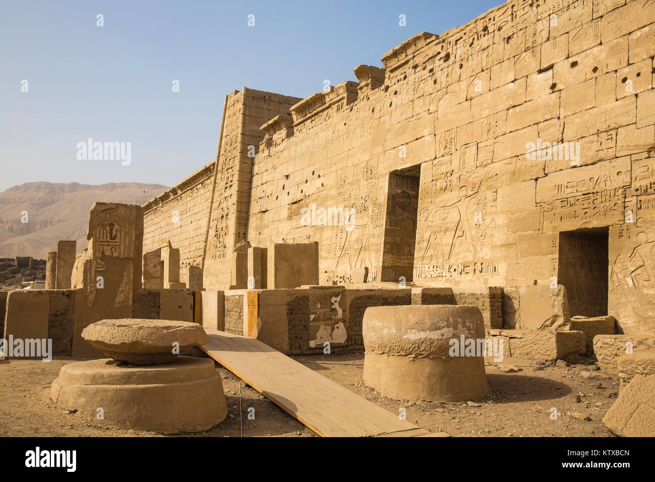 Le temple de Ramsès III à Médinet Habou, Cisjordanie, UNESCO World Heritage Site, Luxor, Egypte, Afrique du Nord, Afrique Banque D'Images