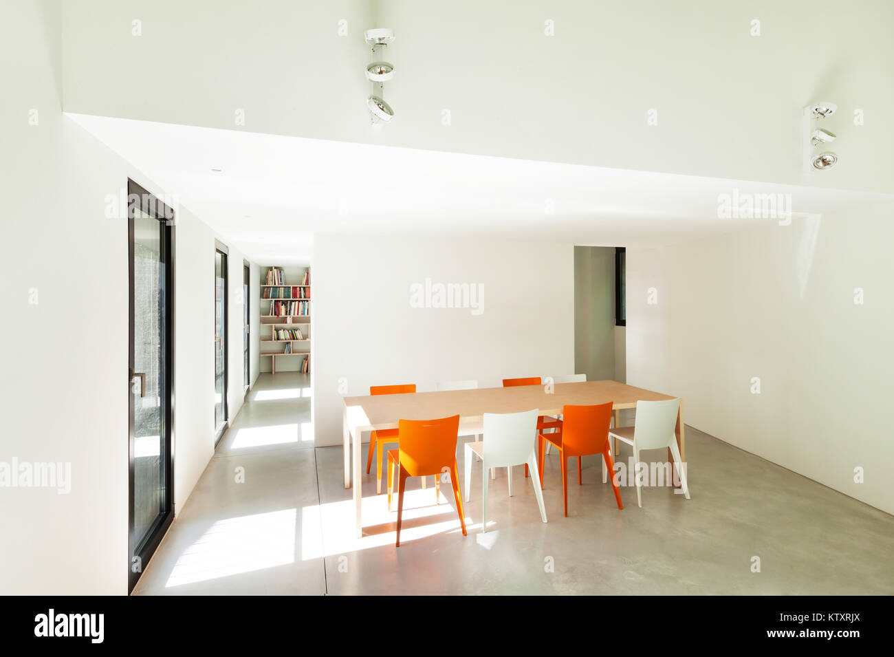 Belle maison moderne, la salle à manger. Architecte : Michele Gaggini de Suisse Banque D'Images