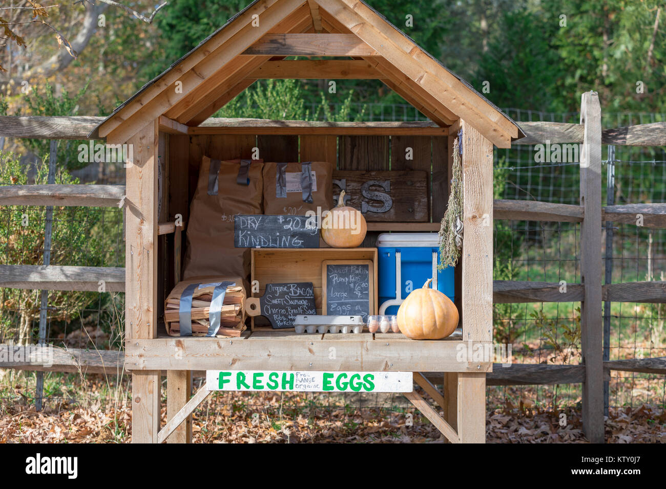 Petit côté route ferme stand dans East Hampton, ny Banque D'Images