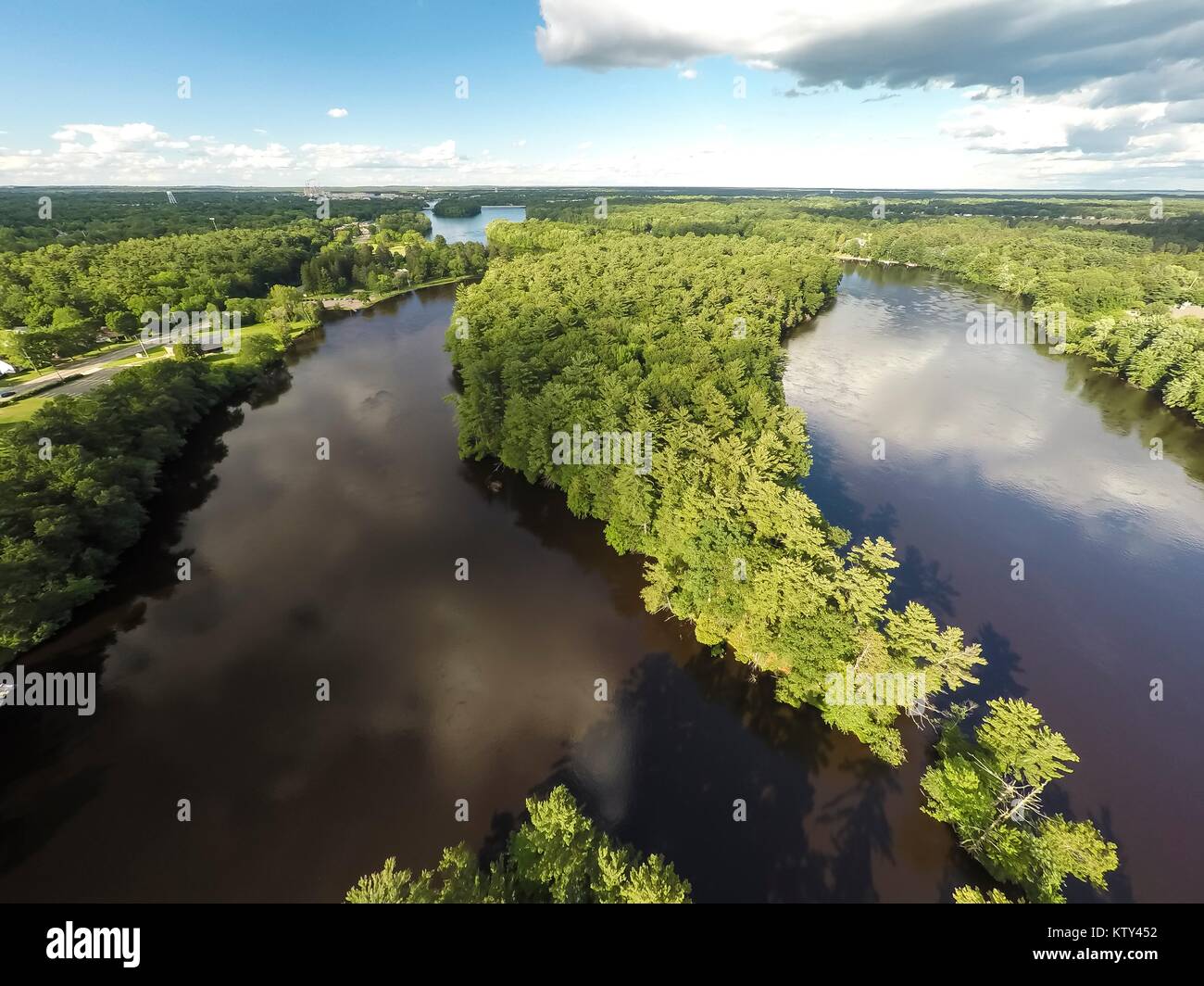 Vue aérienne de la rivière Loisirs 20 juin 2017, dans le Wisconsin. Banque D'Images