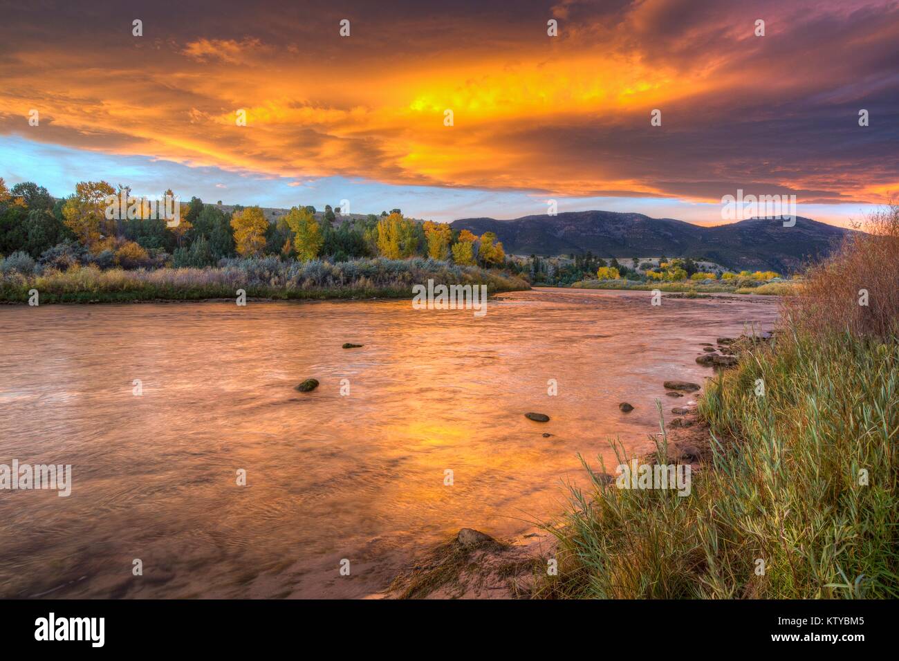 Le soleil se lève sur la Green River à la John Jarvie Ranch historique 14 octobre 2016 en néerlandais John, Utah. Banque D'Images