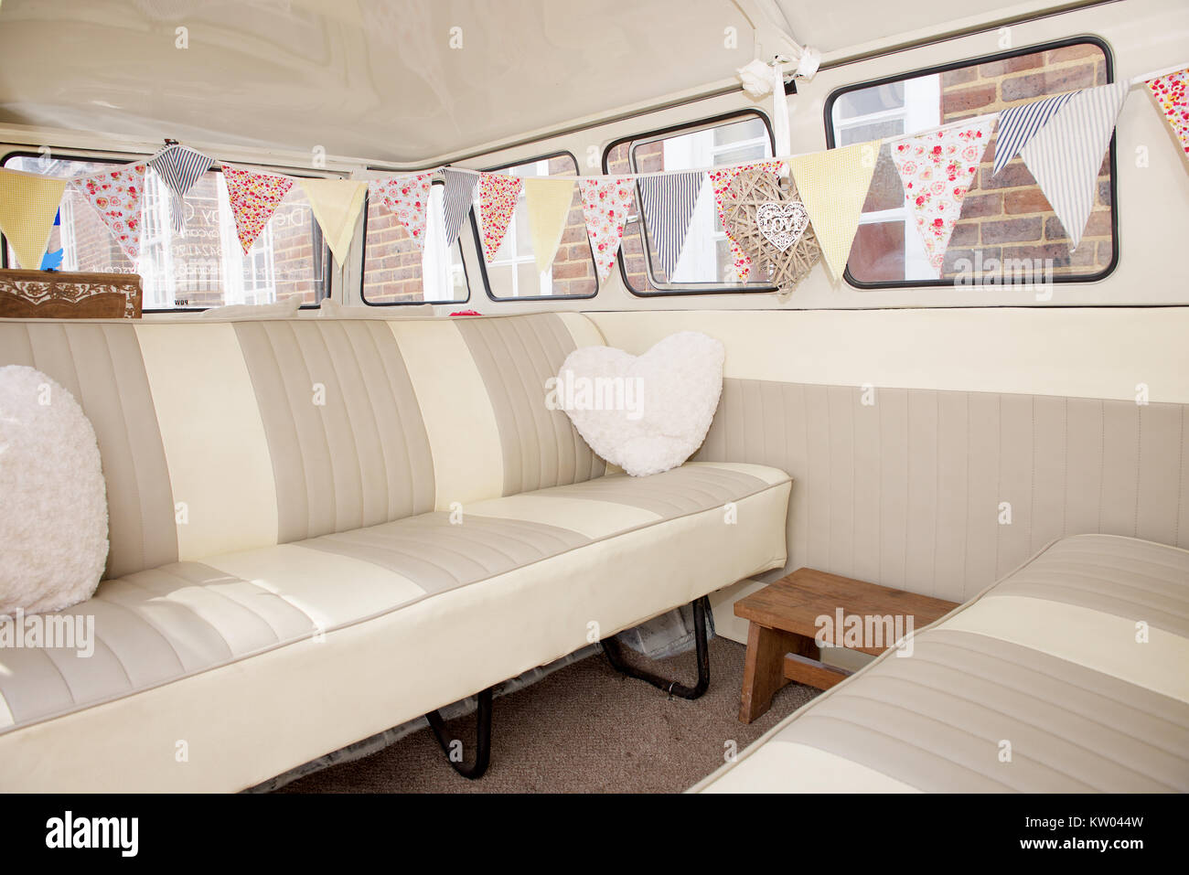 Intérieur d'un camping-car VW comme un véhicule de mariage Banque D'Images