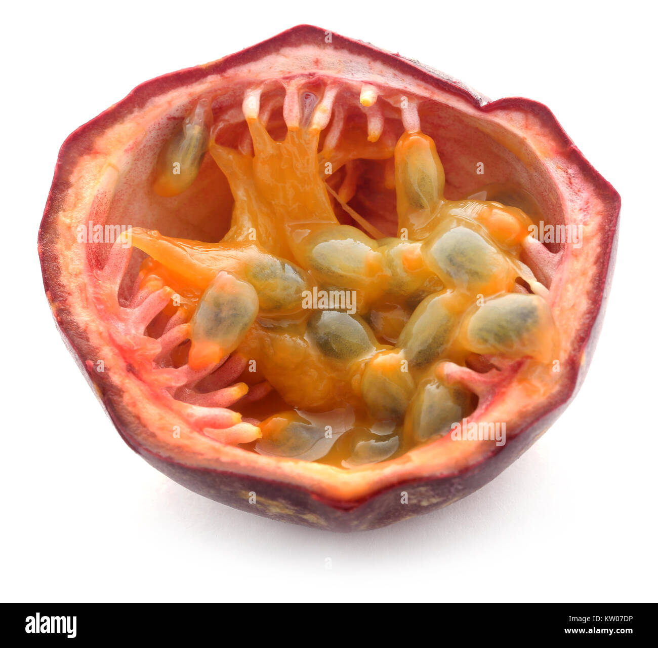 Fruit de la passion frais juteux over white Banque D'Images