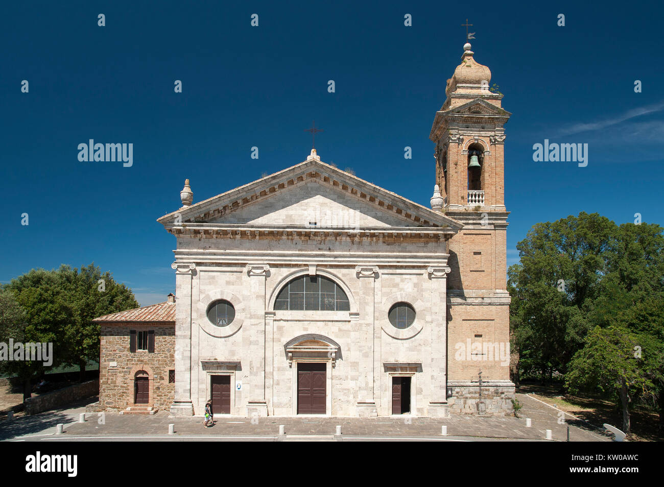 Église Renaissance de la Madonna del Soccorso (église Notre Dame de l'opération de sauvetage) avec façade néoclassique à Montalcino, Toscane, Italie. 2 Août 2016 Banque D'Images