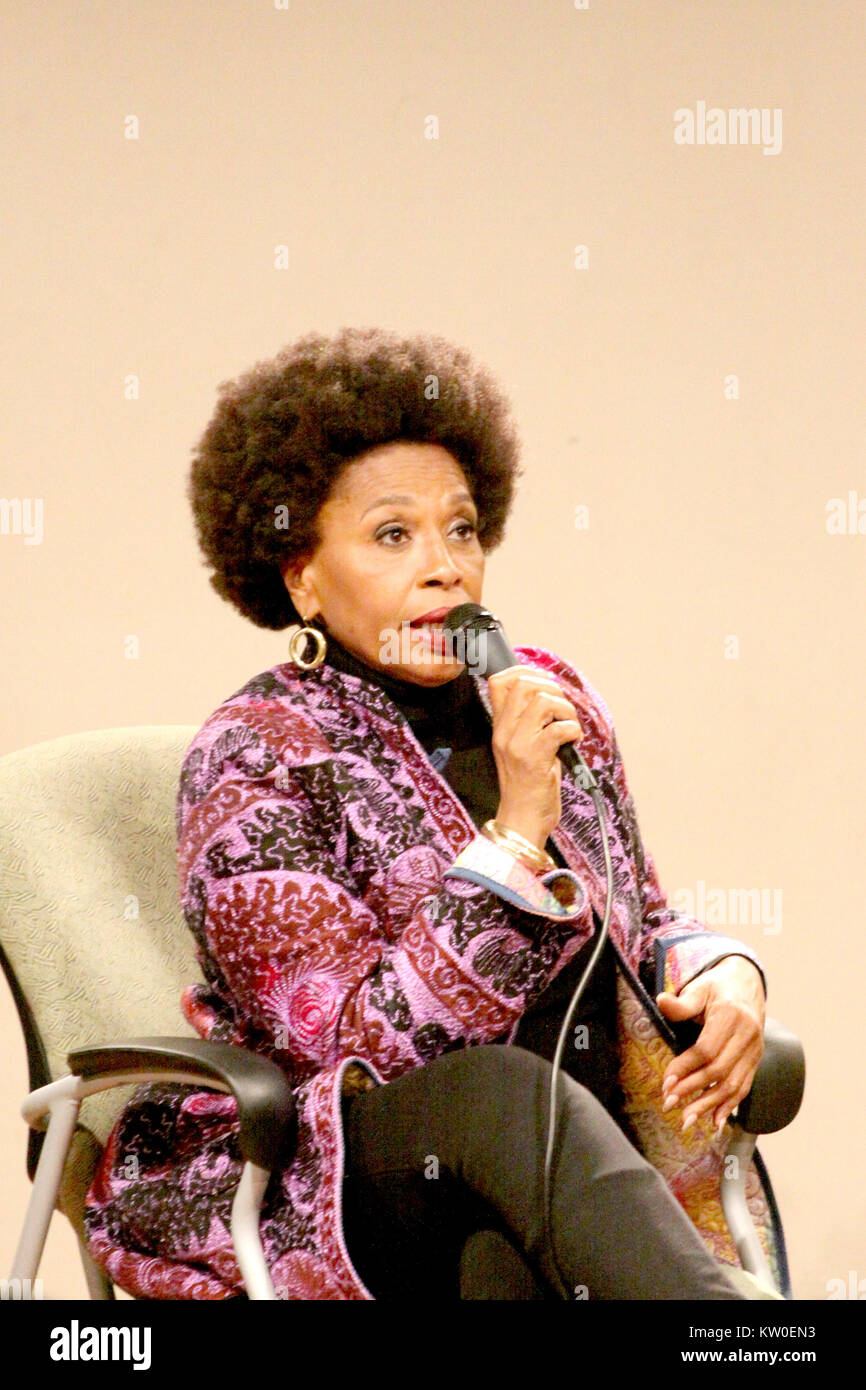 L'actrice et auteur Jenifer Lewis discuter de son nouveau livre à l'African American Museum de Philadelphie, Pennsylvanie. Comprend : Jenifer Lewis Où : Philadelphia, Pennsylvania, United States Quand : 17 Nov 2017 Credit : W.Wade/WENN Banque D'Images