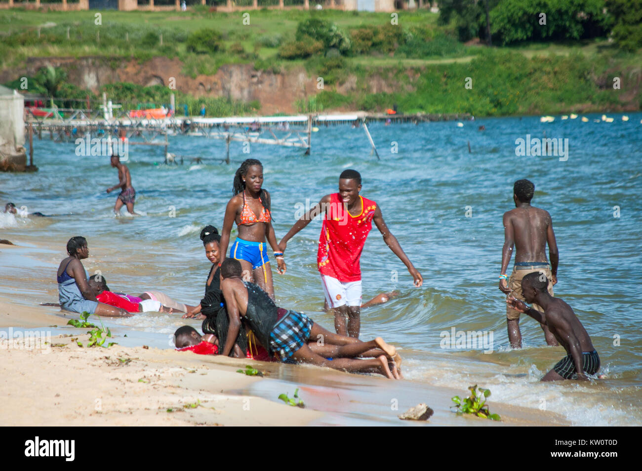 Scène de plage du Lido, Lac Victoria, Entebbe, Ouganda, Wakiso Banque D'Images