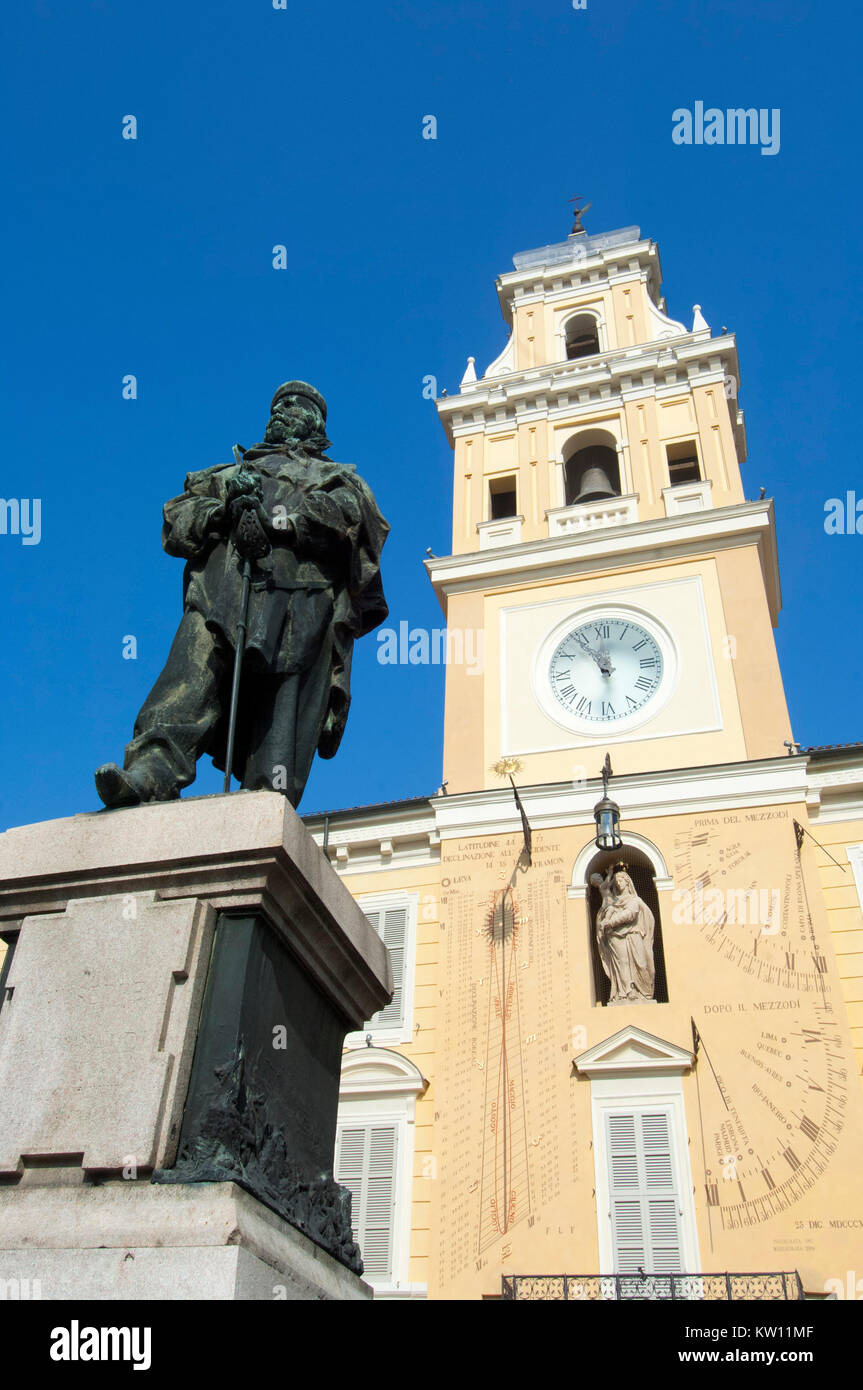 Italie, Emilie Romagne, Parme, Garibaldi-Denkmal Gouverneurspalast vor dem auf dem Piazza Garibaldi Banque D'Images