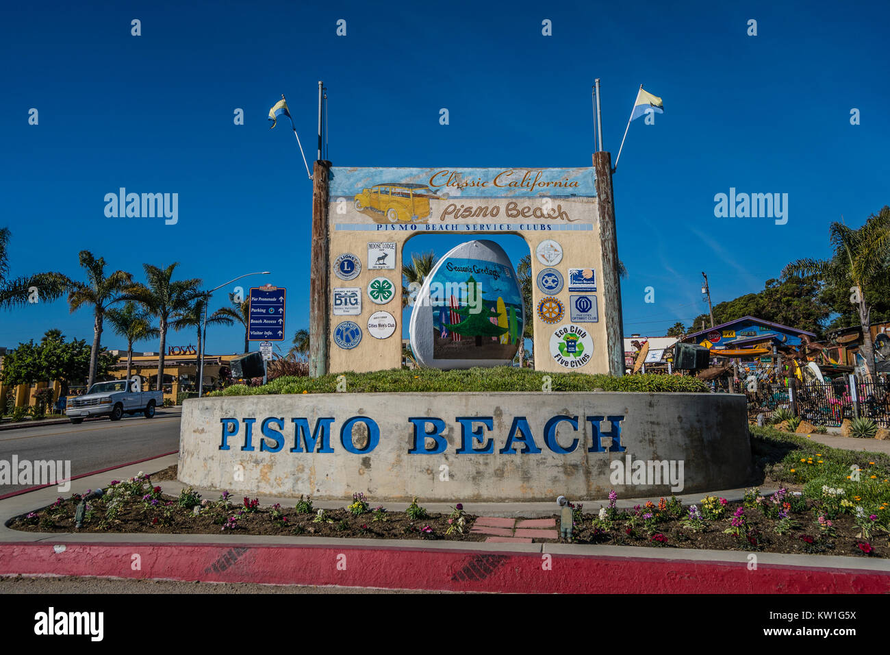 Béton géant à palourdes Pismo Beach, CA. Il y a trois statues géantes de palourdes en béton dans la ville, connue pour ses palourdes. Pismo Beach est le foyer de l'actu Banque D'Images