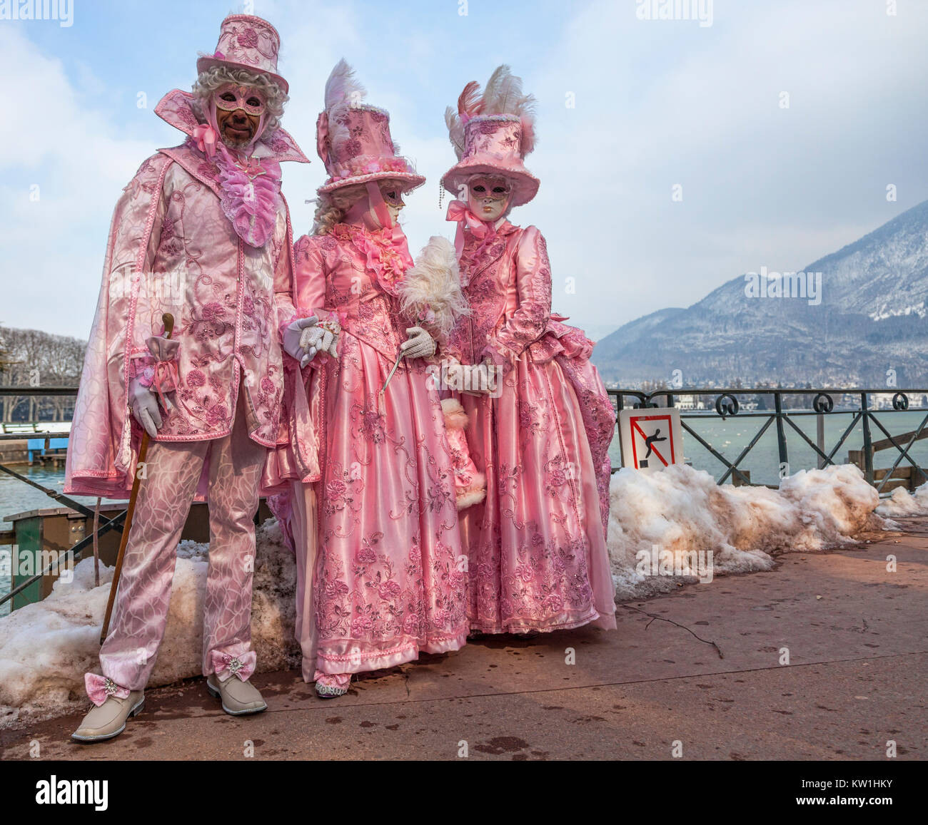 Groupe de masques carnaval vénitien Vintage. Les masques vénitiens en  magasin à Venise. Carnaval annuel de Venise est parmi les plus célèbres en  Europe. Sa Photo Stock - Alamy