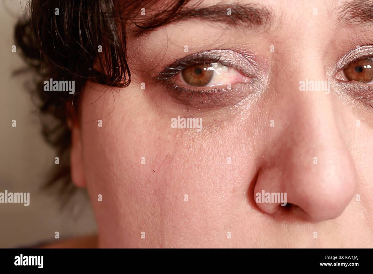 Yeux qui pleurent Banque de photographies et d’images à haute résolution Alamy