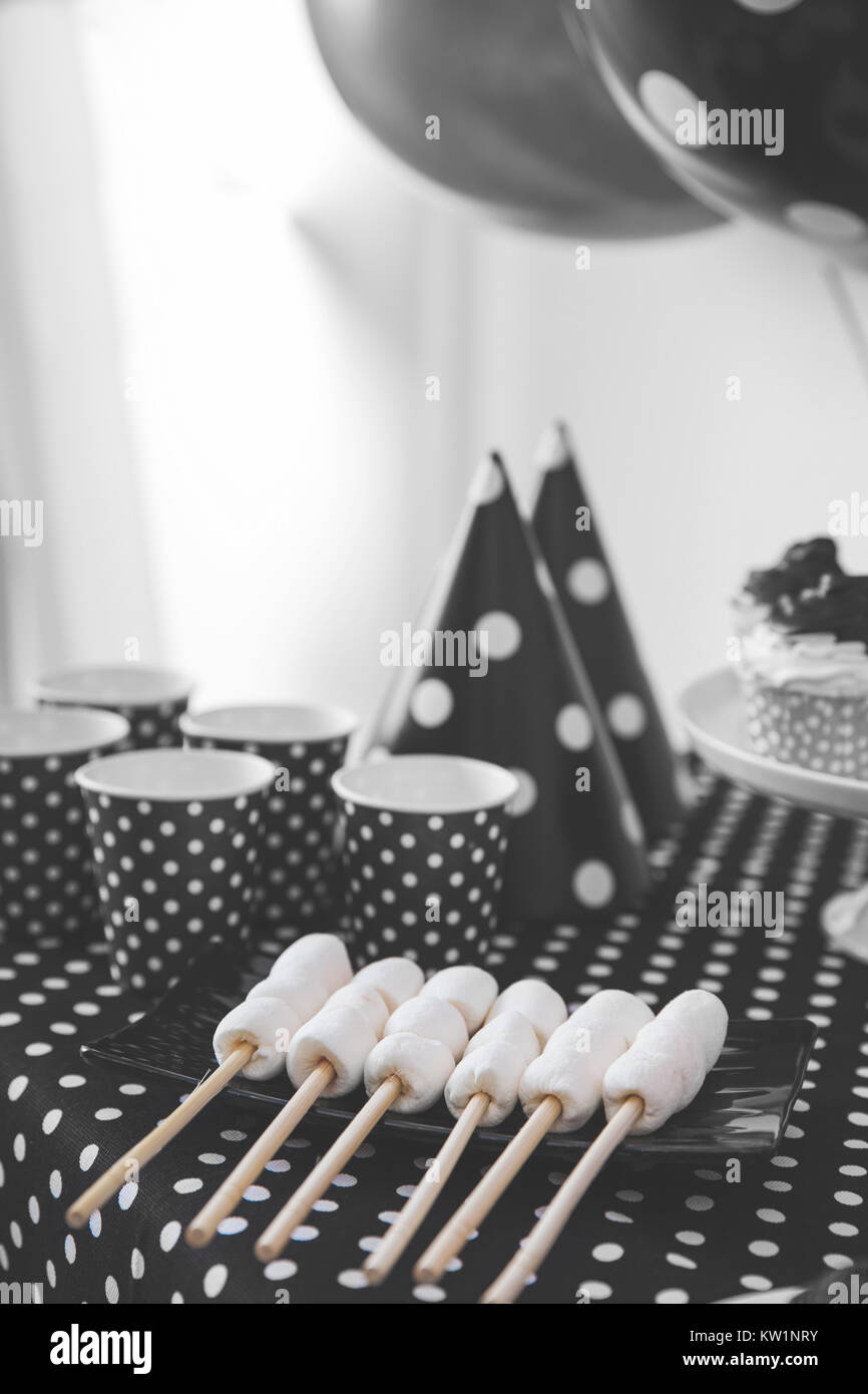 Noir Et Blanc Decoration De Fete D Anniversaire Photo Stock Alamy