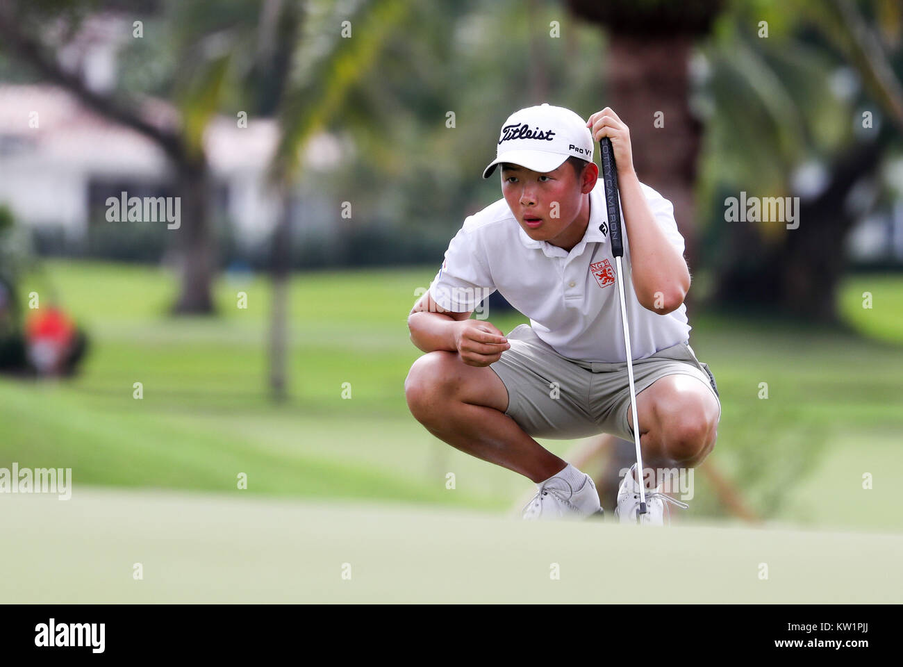 Coral Gables, en Floride, aux Etats-Unis. 28 Dec, 2017. Jerry Ji (Pays-Bas) se prépare à jouer à la 54ème International Junior Orange Bowl Golf Championship au Biltmore à Coral Gables, en Floride. Mario Houben/CSM/Alamy Live News Banque D'Images