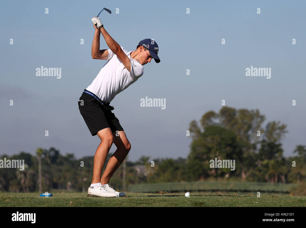 Coral Gables, en Floride, aux Etats-Unis. Dec 29, 2017. Adrien Dumont de Chassart (Belgique) joue un shot à la 54ème International Junior Orange Bowl Golf Championship au Biltmore à Coral Gables, en Floride. Mario Houben/CSM/Alamy Live News Banque D'Images