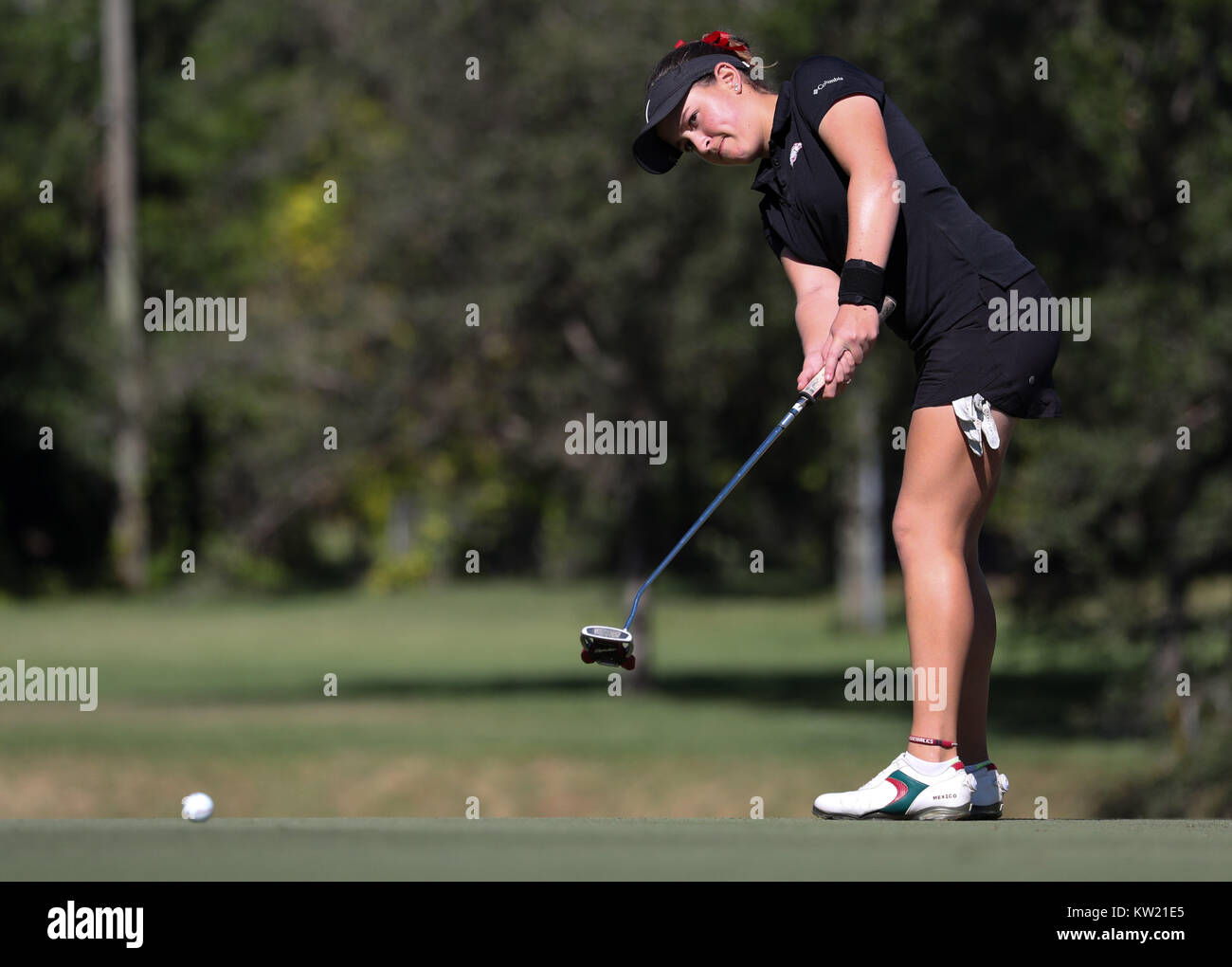 Coral Gables, en Floride, aux Etats-Unis. Dec 29, 2017. Cory Lopez (Mexique) les putts à la 54ème International Junior Orange Bowl Golf Championship au Biltmore à Coral Gables, en Floride. Mario Houben/CSM/Alamy Live News Banque D'Images