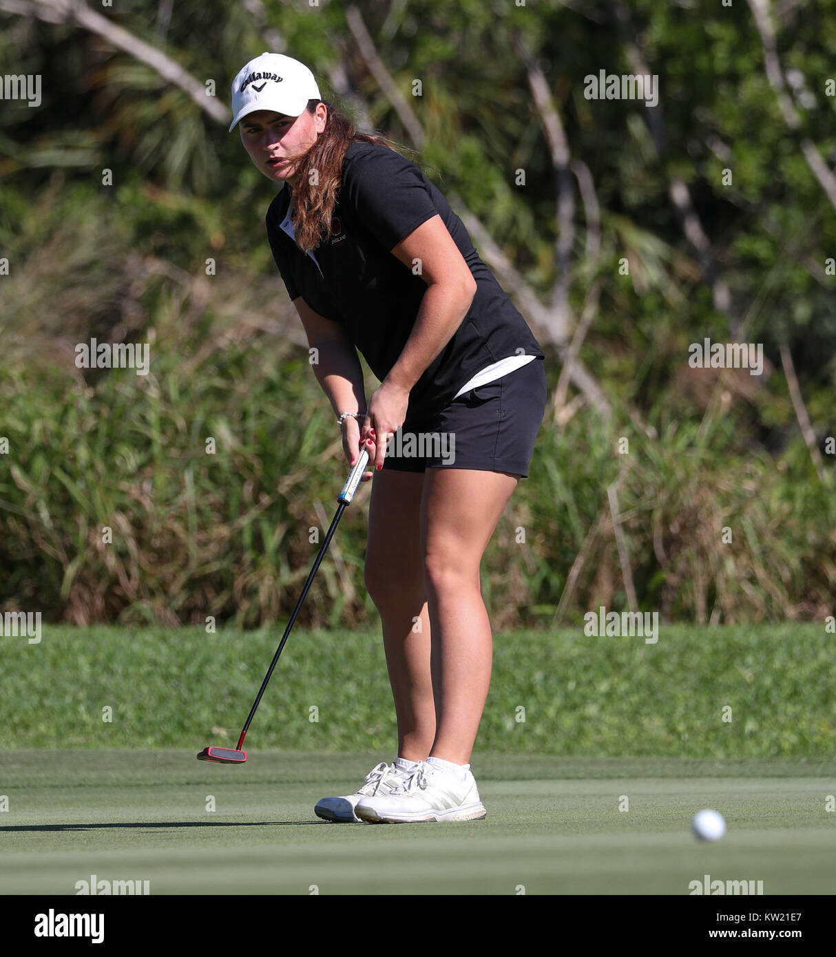 Coral Gables, en Floride, aux Etats-Unis. Dec 29, 2017. Lily peut Humphreys (Angleterre) putts à la 54ème International Junior Orange Bowl Golf Championship au Biltmore à Coral Gables, en Floride. Mario Houben/CSM/Alamy Live News Banque D'Images