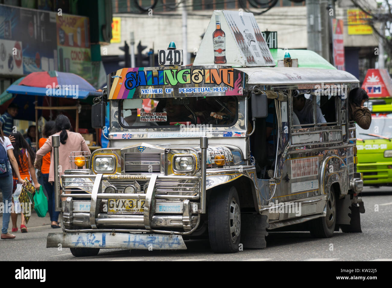 La ville de Cebu, aux Philippines. 30 Décembre, 2017. À compter de janvier 2018, le ministère des Transports (DOTr) dans les Philippines vont commencer à enlever les jeepneys qui sont au moins de 15 ans à partir de la rue dans le cadre du programme de modernisation des transports.Le programme de modernisation de la PUV cherche à éliminer les vieux et délabrés jeepneys et les remplacer par des systèmes de transport de haute qualité qui sont écologiques et ont une plus grande capacité. Credit : gallerie2/Alamy Live News Banque D'Images