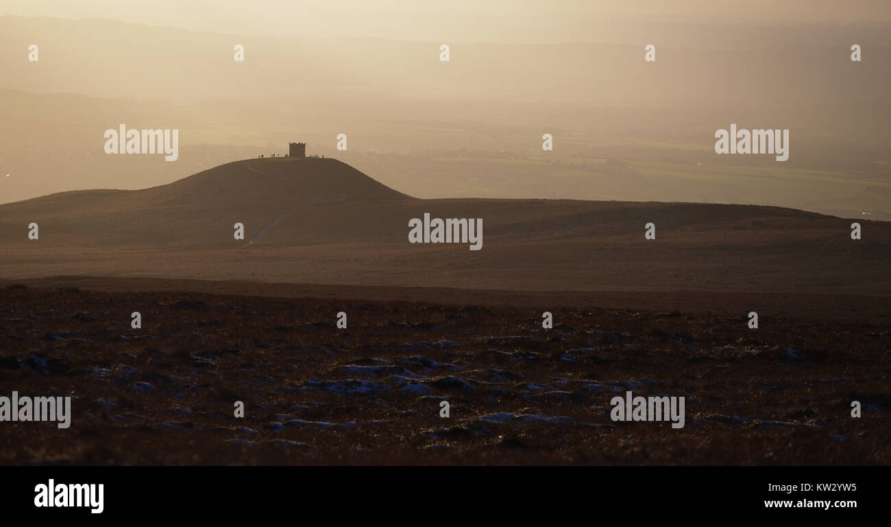 Rivington Pike et le point de vue de l'ouest de Pennine Moors en hiver Winter Hill Banque D'Images