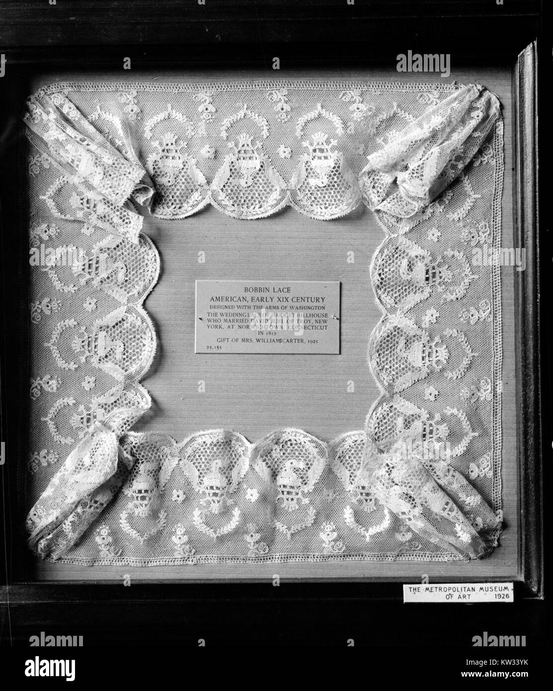 Cet échantillon de dentelle de bobine, de la collection du Metropolitan Museum of Art, démontre un savoir-faire complexe. La dentelle reflète les techniques textiles traditionnelles et les éléments de design de la mode européenne historique. Banque D'Images