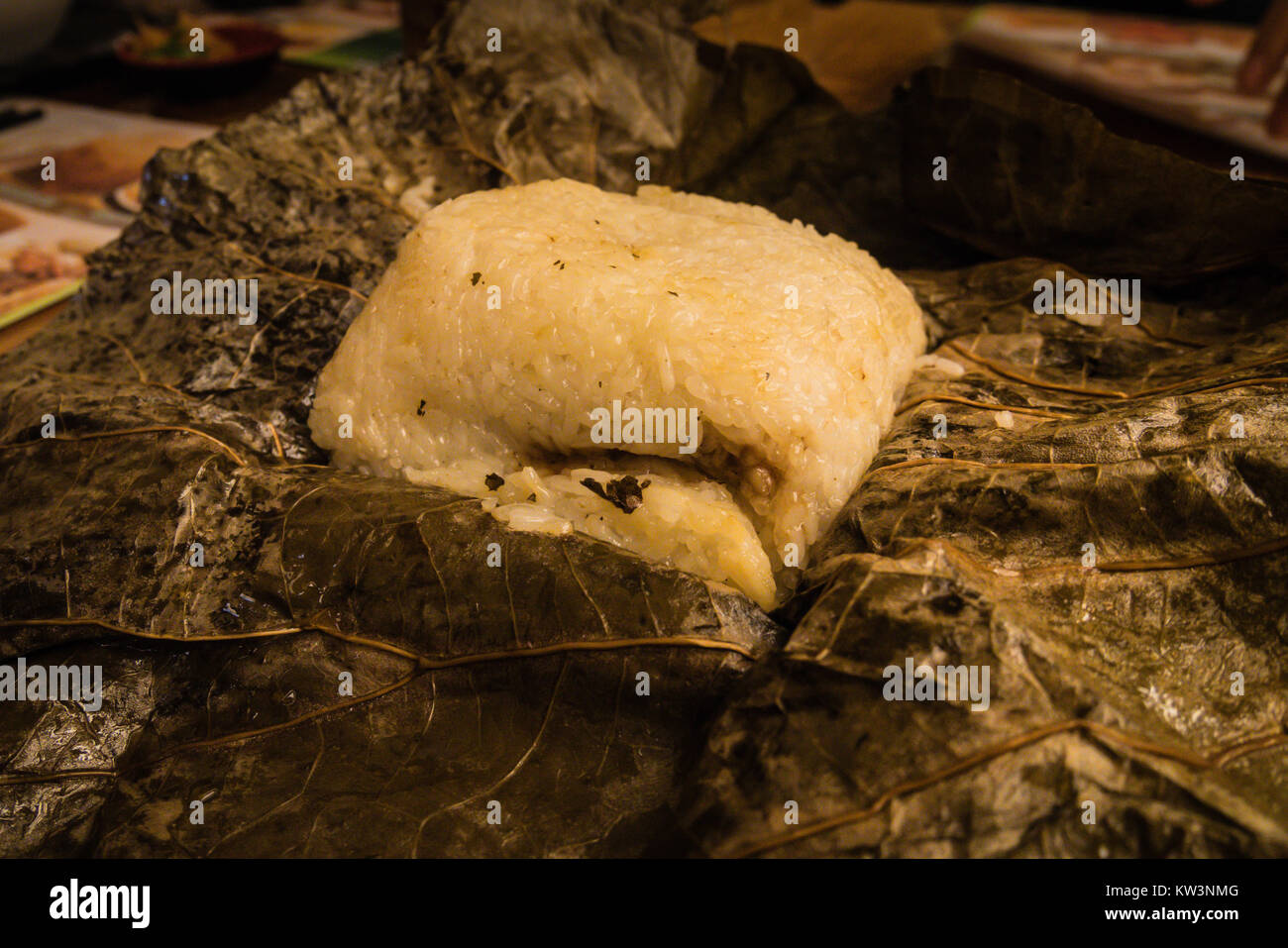Hong kong dim sum riz collant à l'intérieur feuille de lotus Banque D'Images