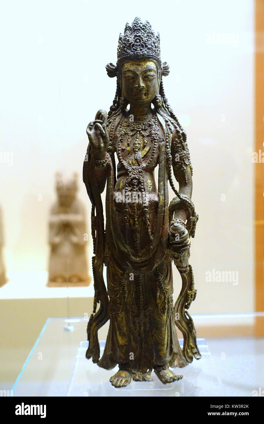Bodhisattva Guanyin, Chine, dynastie Liao, 11e 12e siècle, bronze avec reste de la coloration et de dorure Musée ethnologique, Berlin DSC02123 Banque D'Images