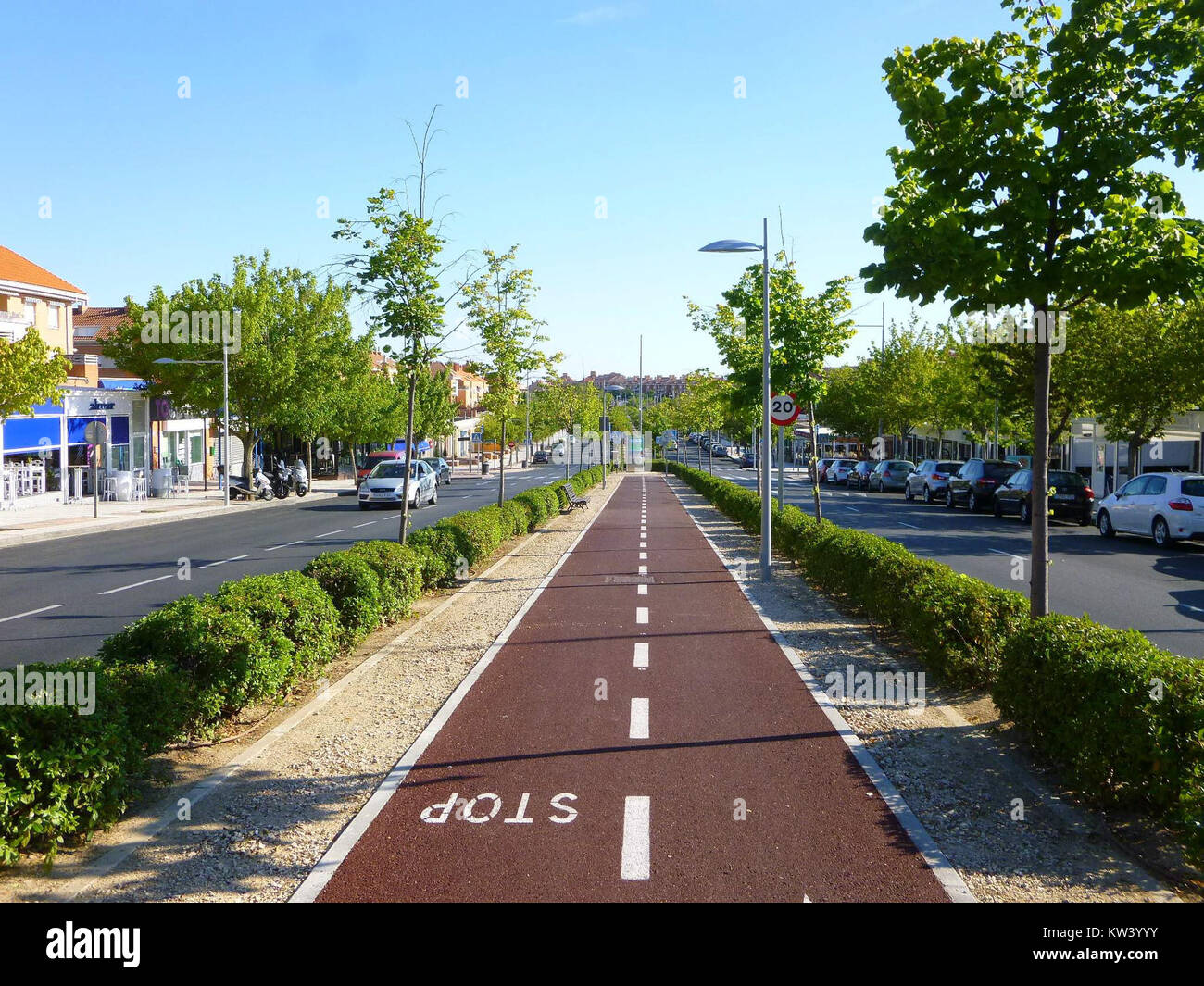 Boadilla del Monte est une municipalité située dans la communauté autonome de Madrid, en Espagne. Connue pour ses zones résidentielles et ses espaces verts, elle est une communauté de banlieue en pleine croissance dans la région métropolitaine de Madrid. Banque D'Images