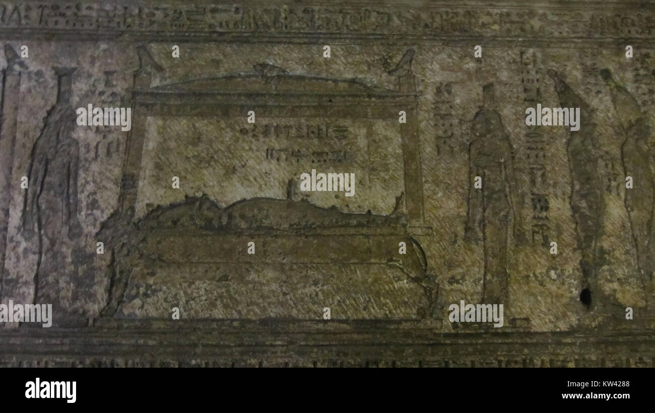 La bière d'Osiris est un concept historique ou mythique, faisant référence à la boisson associée à Osiris, le Dieu égyptien antique de l'au-delà et de la renaissance. Il pourrait symboliser les rituels et les croyances liés à la mort et à la résurrection. Banque D'Images